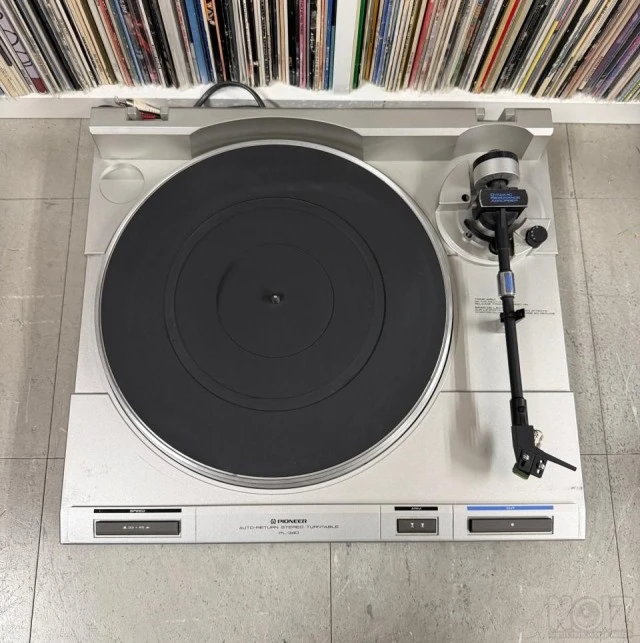 ΠΙΚΑΠ  PIONEER   PL - 340 + STANTON  500