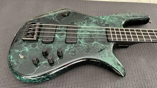 Clover Avenger Carbon Neck bolt on