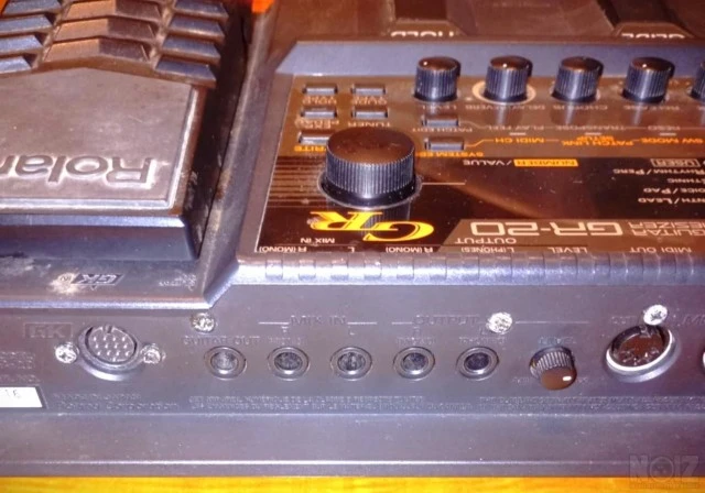 ROLAND  GR-20
