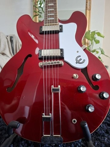 Epiphone Riviera Sparkling Burgundy