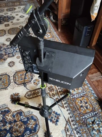 TC Helicon Αυτοενισχυόμενο Stage Monitor