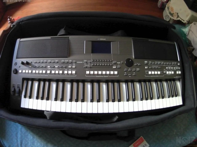 YAMAHA PSR-S670