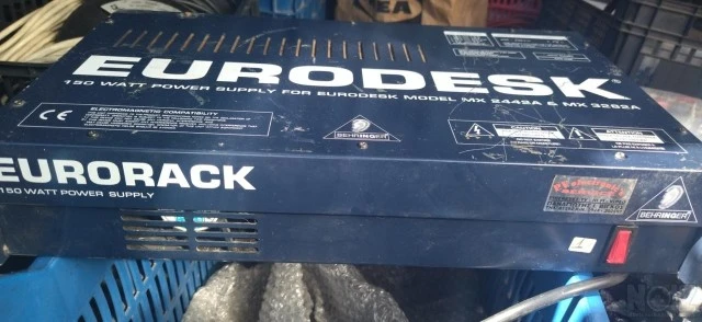 Πωλείται τροφοδοτικό Behringer για Eurod