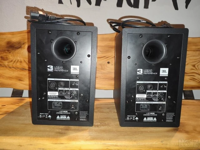 JBL LSR305 studio monitor