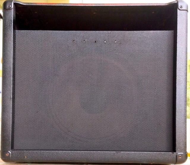 Καμπίνα 1×12 (marshall mod. amp) δώρο ζώνη 