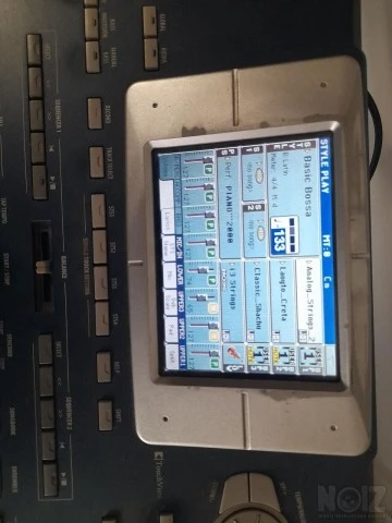 KORG PA800