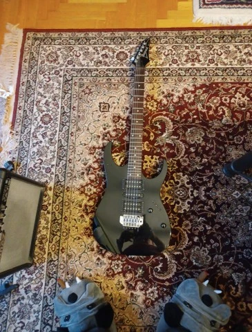 Πωλείται ηλεκτρική κιθάρα Ibanez RG 170