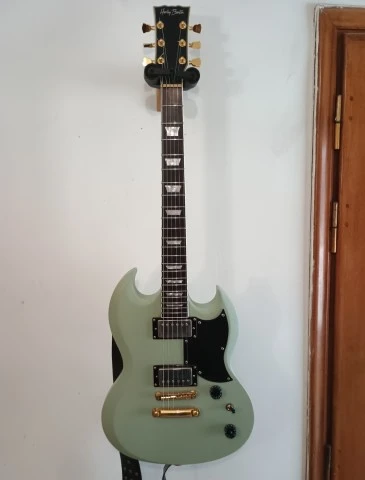 Harley Benton DC-DLX Gotoh Daphne Blue
