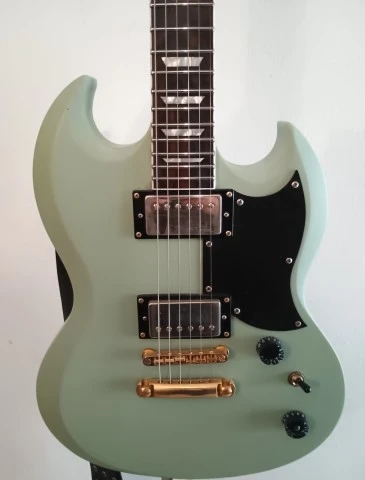 Harley Benton DC-DLX Gotoh Daphne Blue