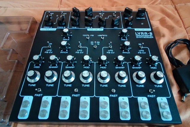 Soma Lyra 8 + Decksaver, 