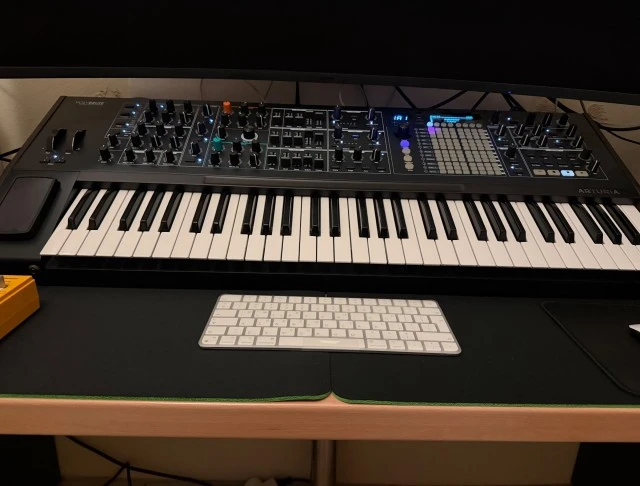 Polybrure Analog Synth Arturia 
