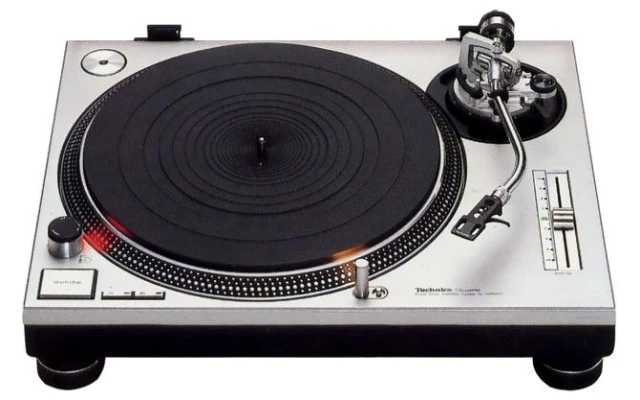 ΠΙΚΑΠ   TECHNICS  SL - 1200 MK2 +  STANT
