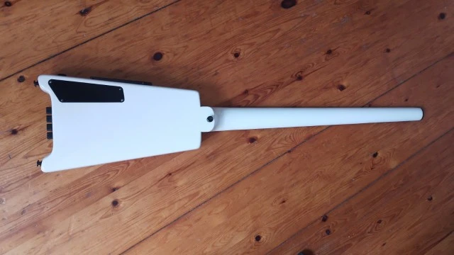 Ηλεκτρικό Μπάσο, χορδές και θήκη