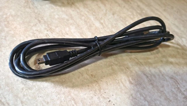 2 Καλώδια Firewire 400 καινούργια, 2μ καινουρια