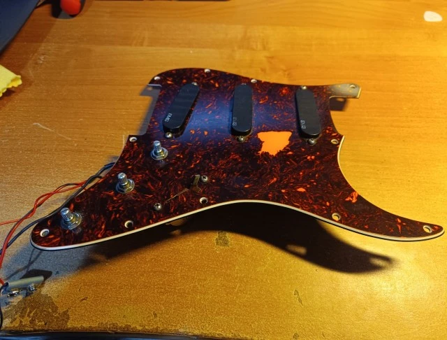 EMG LOADED STRATOCASTER PICKGUARD