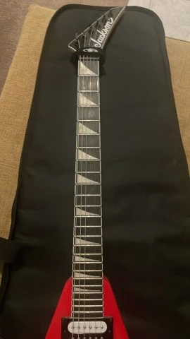 JACKSON JS32T KING V + ΘΗΚΗ
