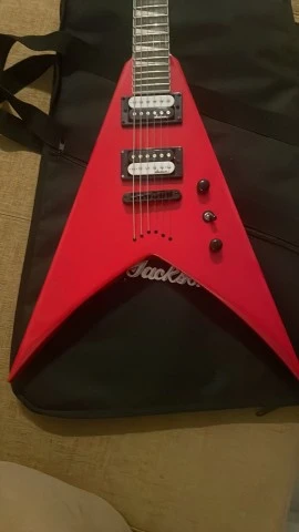 JACKSON JS32T KING V + ΘΗΚΗ