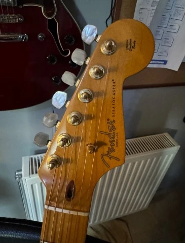Fender 60th anniversary commemorative St