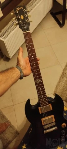 Gibson SG special edition tribute