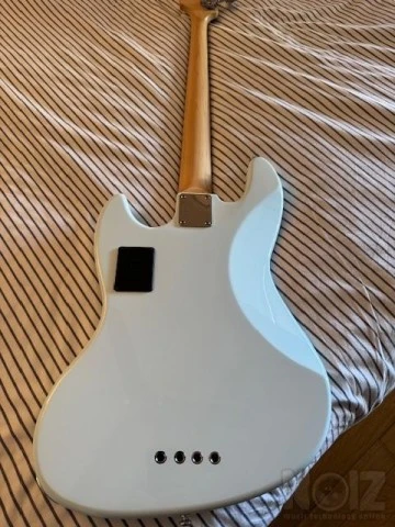 Marcus Miller v3 sire 8 γαλάζιο