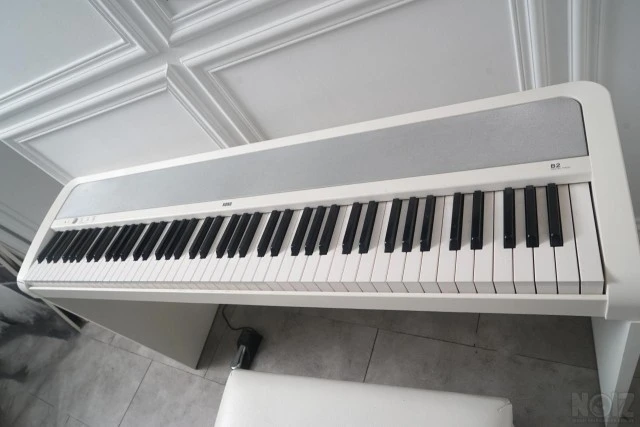 Korg B2 White – Εξαιρετική κατάσταση με 