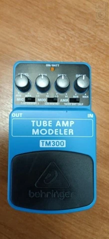 Πωλείται πετάλι Behringer Tube Amp Model
