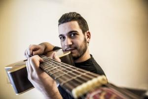 Μαθήματα ακουστικής κιθάρας από RGT Tutor