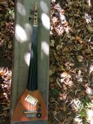 Αταστο τρίχορδο [μπασο]