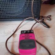 Ενισχυτής LANEY HCM30R + πεταλι Behringer UD100