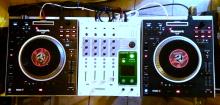 Numark V7 Motorized DJs Controller
