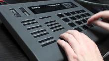 ROLAND R8 Human rhythm composer drum machine