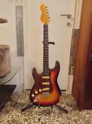 Aριστερή Κιθάρα Vintage Stratocaster V6 Icon Series RELIC