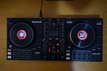 Numark Mixtrack Platinum FX Controller