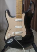 FENDER STRATOCASTER
