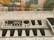 BOSS GT-10 GUITAR EFFECTS PROCESSOR
