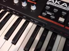 Akai MINIAK - Virtual Analog Synthesizer and Vocoder