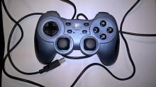 Logitech Rumblepad 2 gamepad
