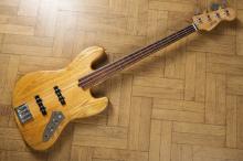 Jazz Bass by Paveza Guitars