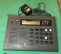 Roland R-8 Human Rhythm Composer 1980s - Black
