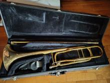 Πωλείται τρομπόνι Conn μεταχειρισμένο  με θήκη  και επισ