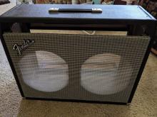 Ζητηση FENDER TWIN κουτι