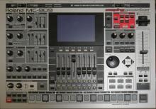 Roland MC 909