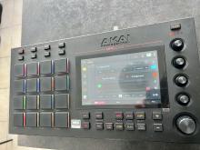 AKAI MPC LIVE